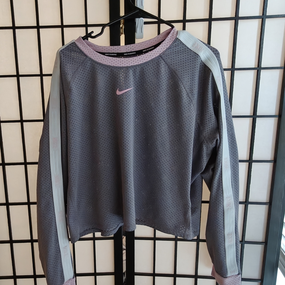 Nike Women's Gray and Pink Long Sleeve Workout Mesh Dry Fit Crop Top